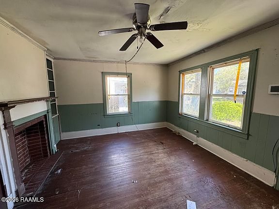 4th image of 416 Charles St