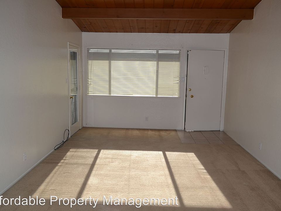 2nd image of 216 Flanders Ct