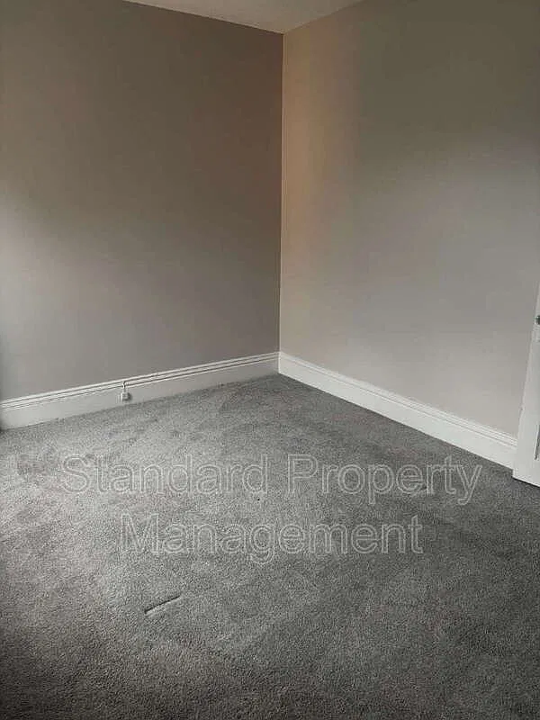 2 bed, 1.0 bath, $1,250 — Photo 4
