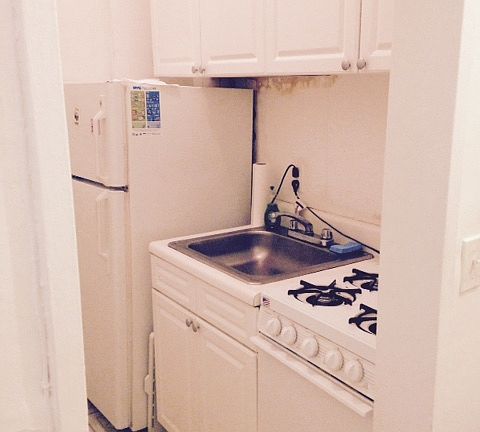 4th image of 450 W 58th St APT 4K