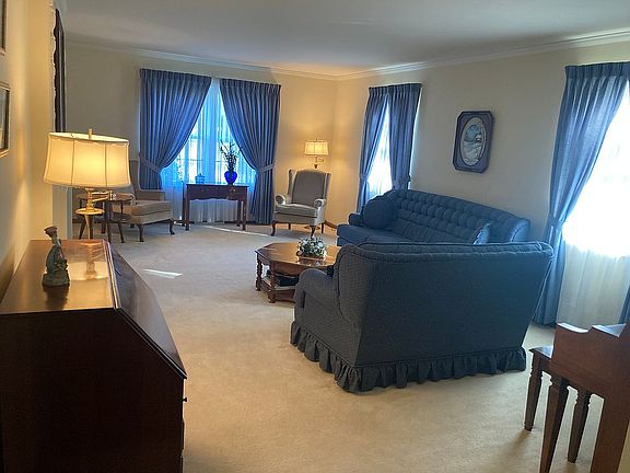 4th image of 680 Olde Settler Pl