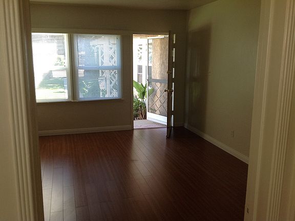 3rd image of 4743 Clark Ave