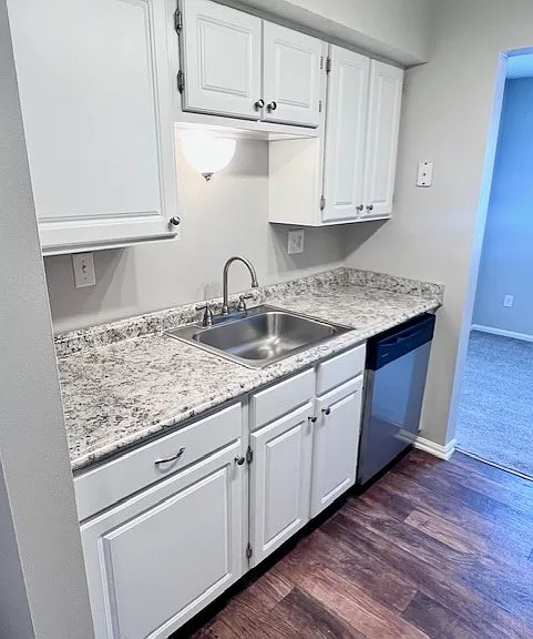 Harbour Club Apartments — Photo 31