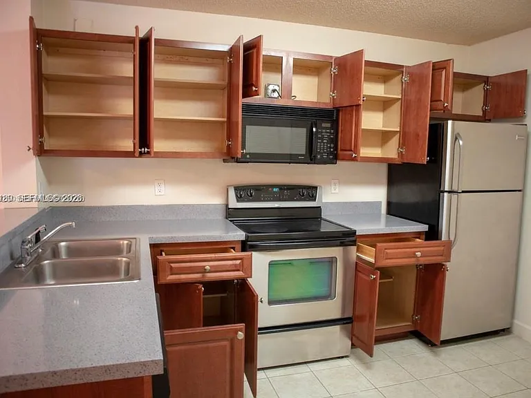 10105 W Sunrise Blvd #303 — Photo 8