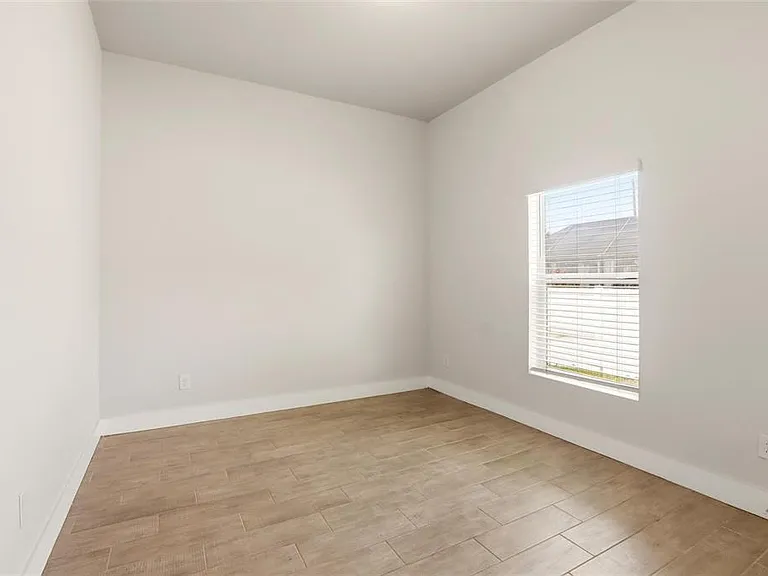 870 Columbia St — Photo 21
