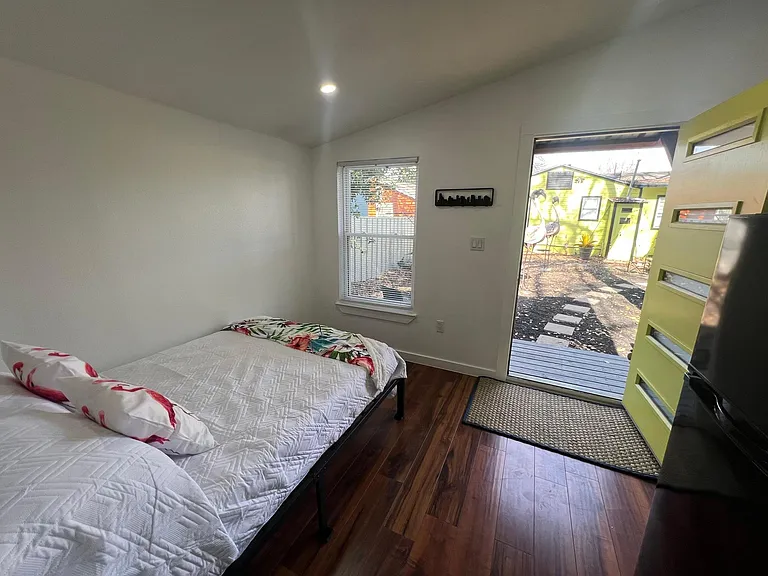 911 Chote Ave — Photo 14