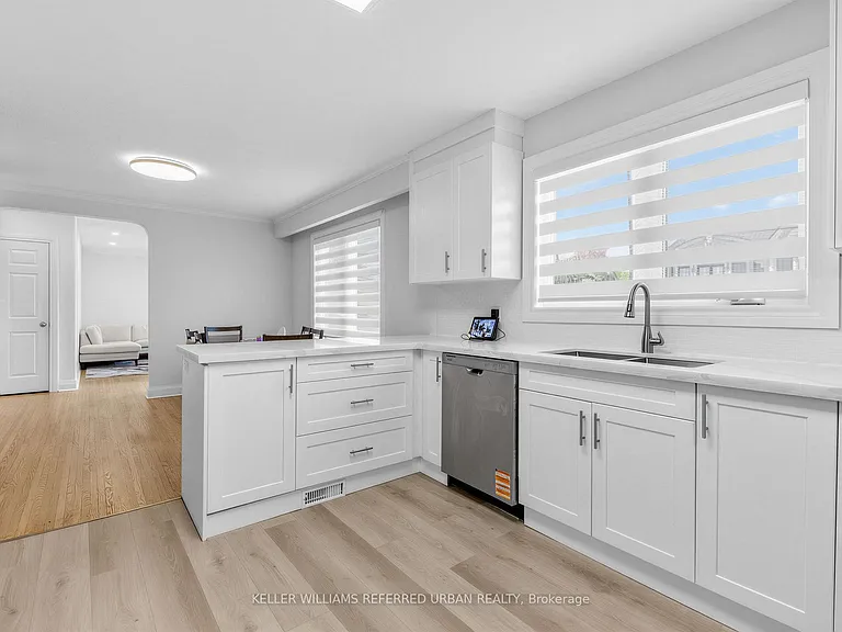 73 Prince Charles Dr — Photo 12