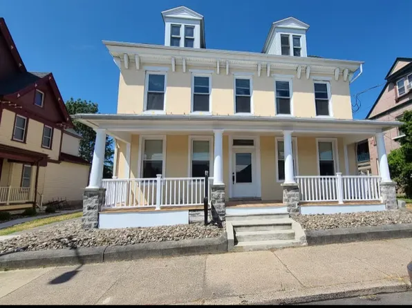 12 Front St #4, Quakertown, PA 18951