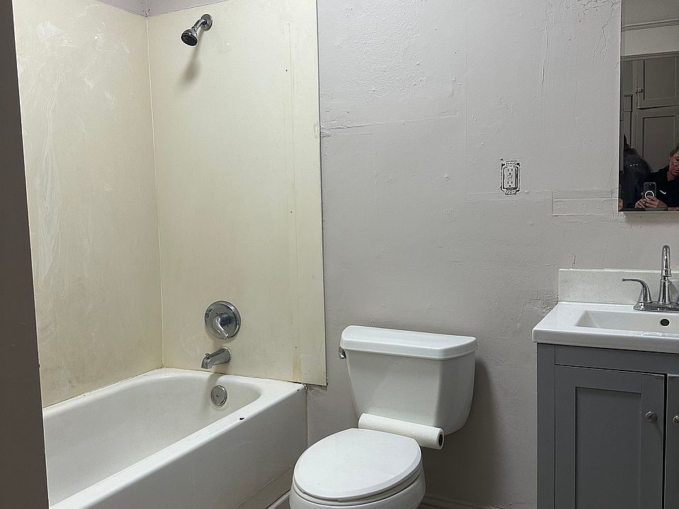 2nd image of 727 N Sutter St #1B