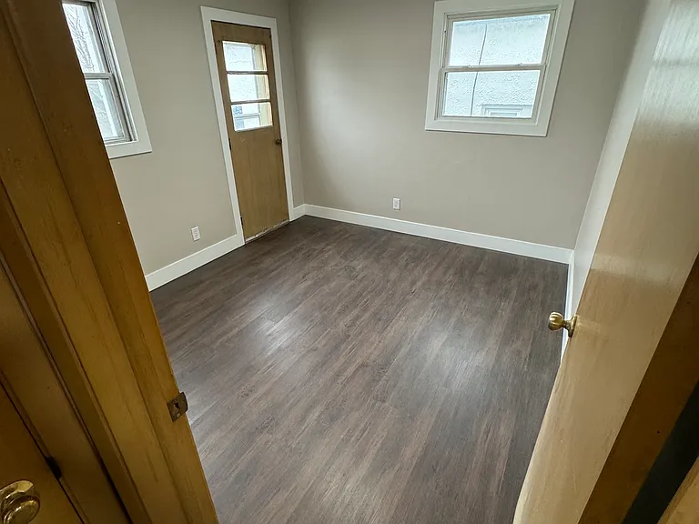 1452 S 92nd St #6 — Photo 8