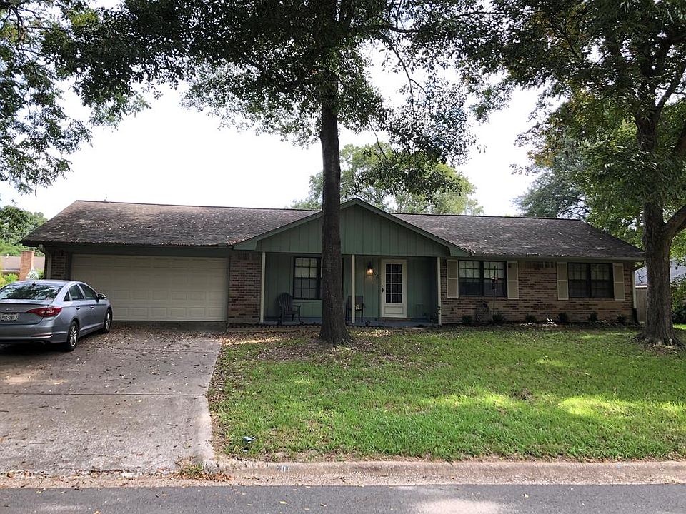 1st image of 702 Rock Oak St