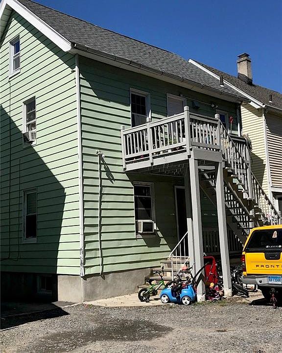 2nd image of 23 Lee St