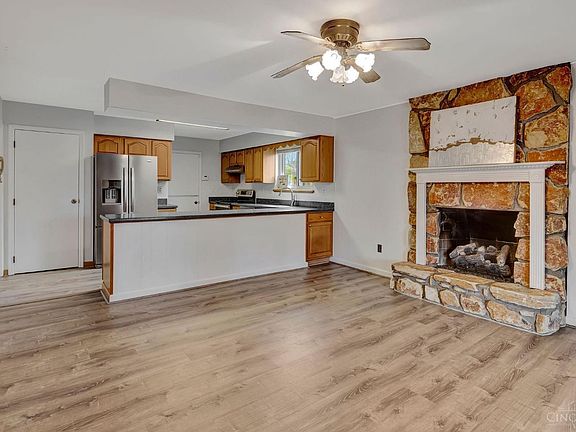 4th image of 5615 Lakeview Dr