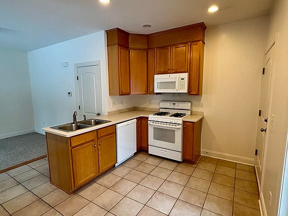 2nd image of 5849 Broadway St APT 7