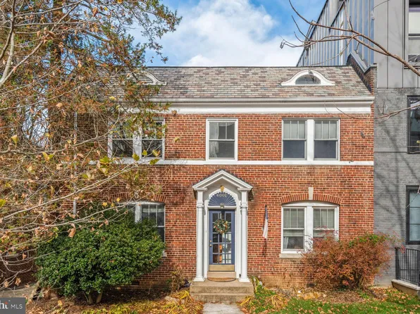 4001 Davis Pl NW APT 3, Washington, DC 20007