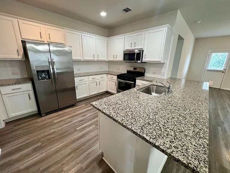 104 Moravia Rd — Photo 13