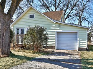 805 3rd St NE, Waseca, MN 56093