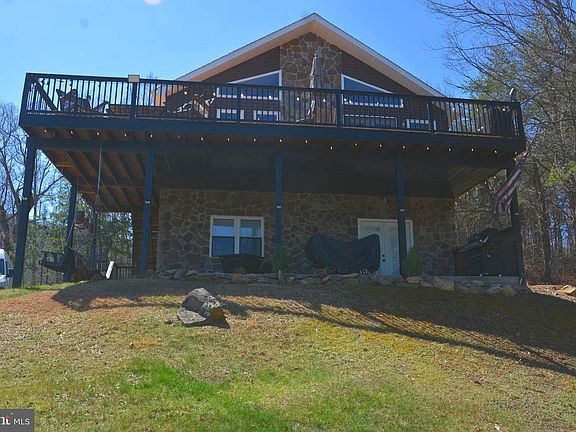 3rd image of 400 Locust Ridge Rd