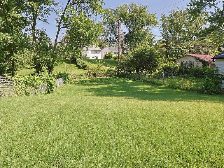 325 Caithness Rd — Photo 27