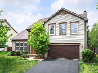 1975 Colonial St, Aurora, IL 60503