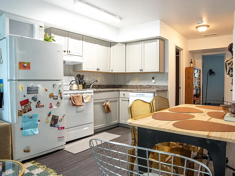 1537 W Stiles St #2 — Photo 7