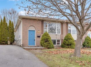 224 McLellan Ct #2, Kingston, ON K7M7Y8