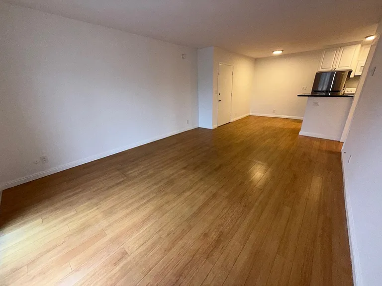 10760 Rose Ave. — Photo 12