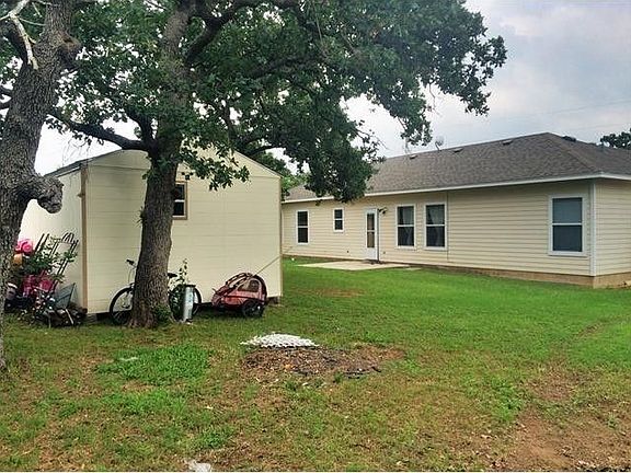 2nd image of 108 W Castlelake Dr