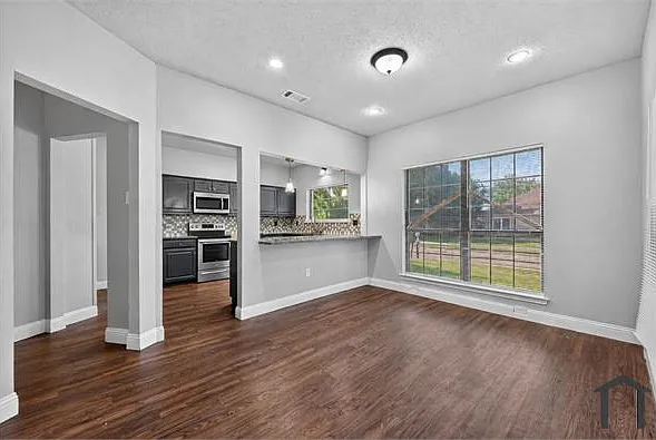 7105 Alissa Dr — Photo 6