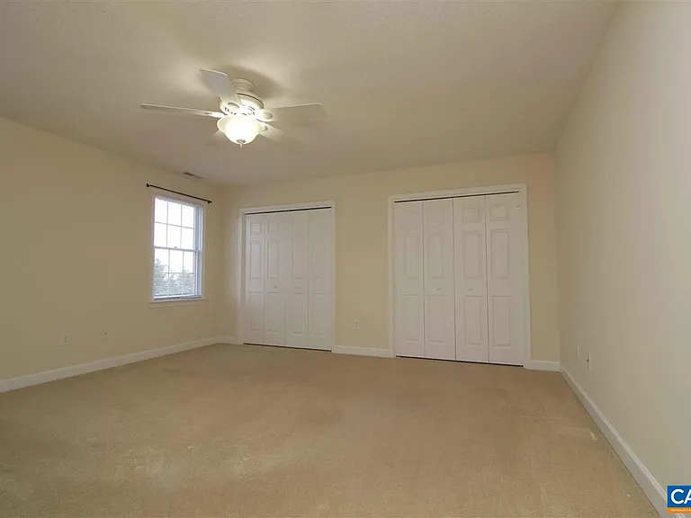 121 Bryant Dr — Photo 16