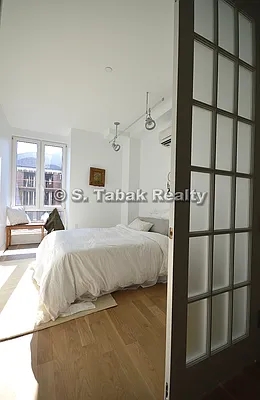 Rented by Sam Tabak | media 122