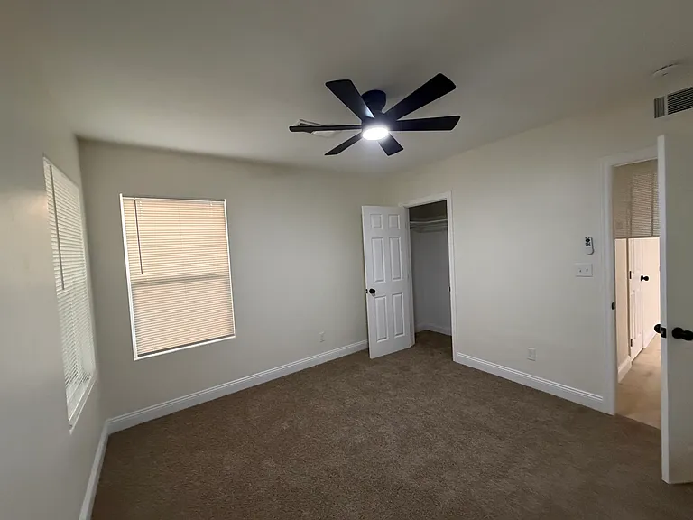 1207 El Tejon Ave — Photo 10
