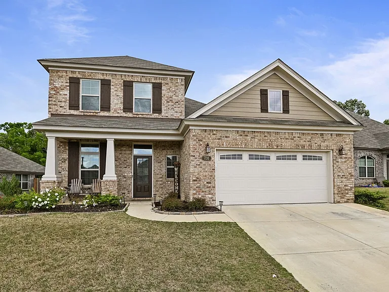 731 Hedgefield Way — Photo 1