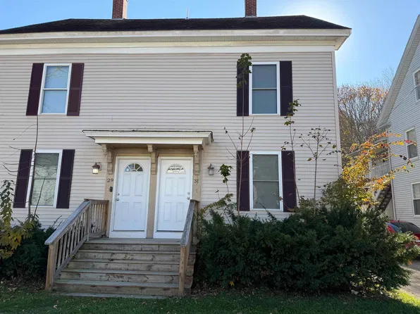 31 Elm St, Newmarket, NH 03857