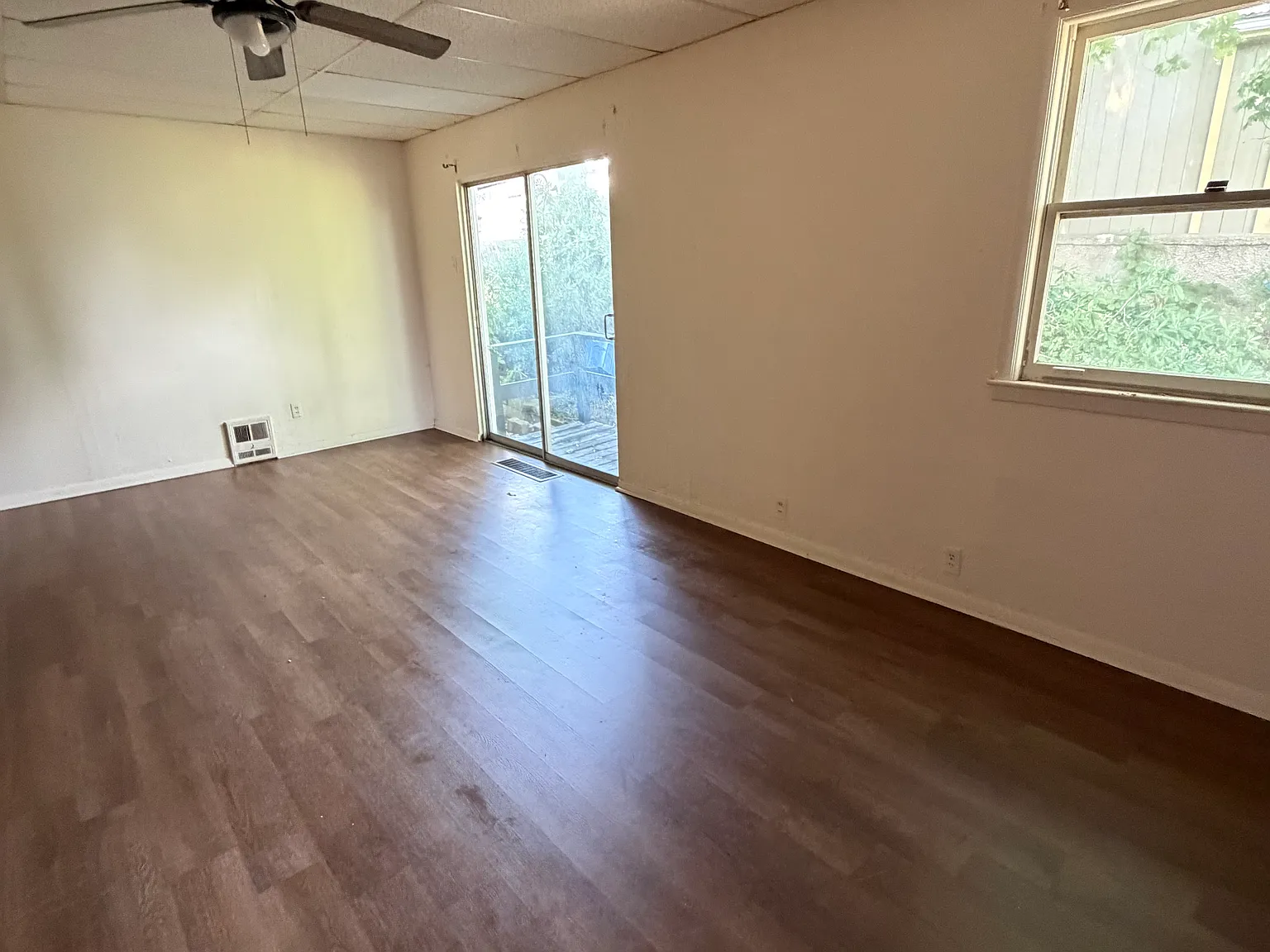 3 bed, $1,800 — Photo 2