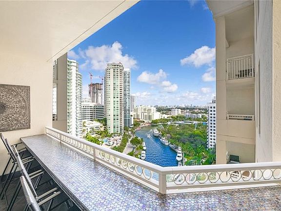 2nd image of 511 SE 5th Ave APT 1819