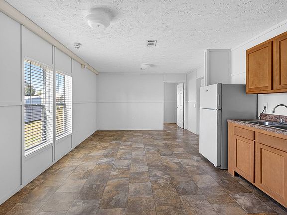 5th image of 250 Nelle Ave #S