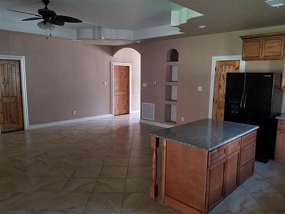 5th image of 106 Cypress St