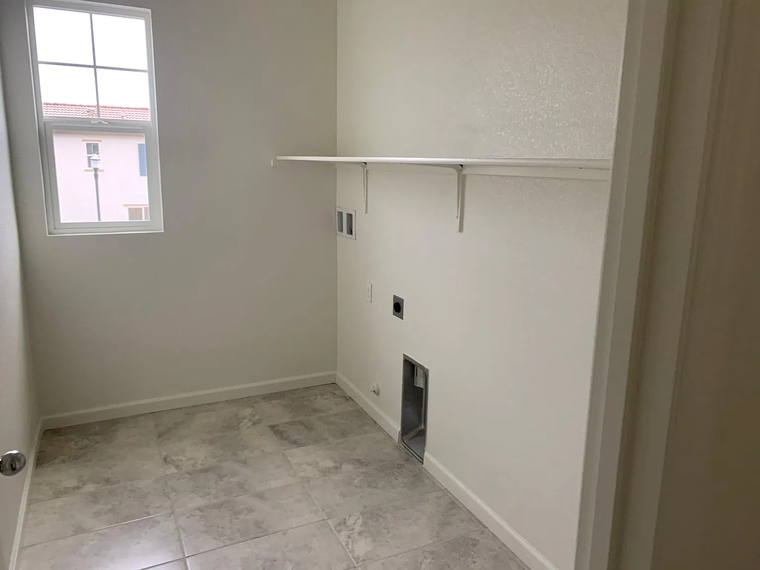 2357 Sheldon Dr — Photo 2