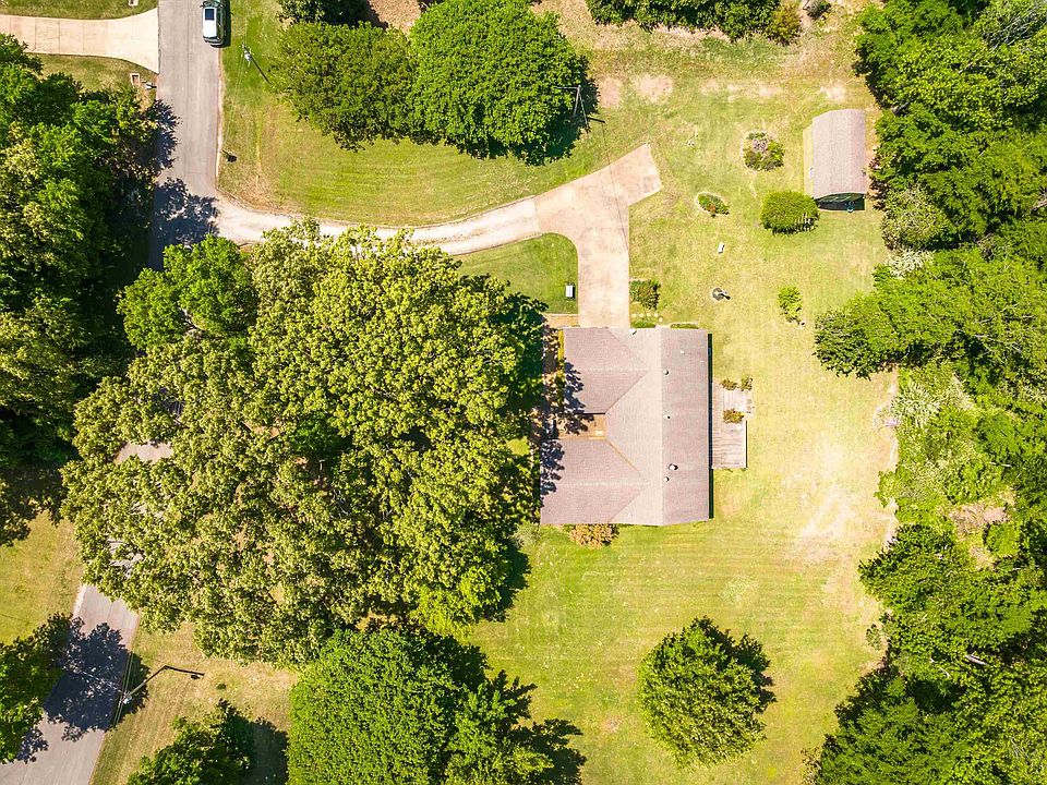 7th image of 115 Edenberg Dr