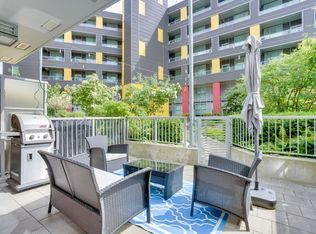 384 E 1st Ave #204, Vancouver, BC V5T0G5