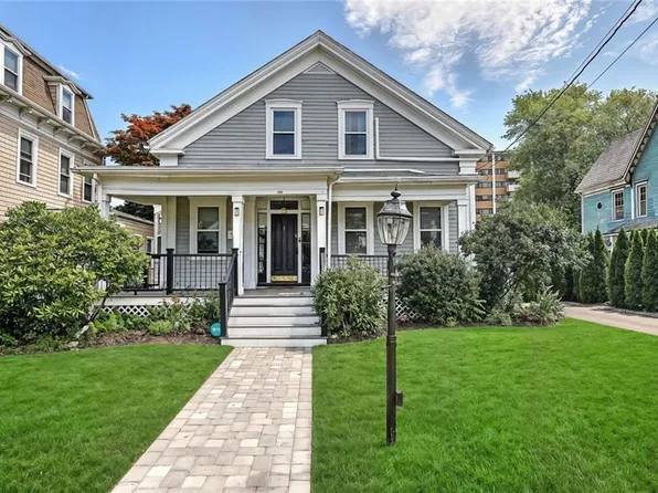 149 Earle St, Woonsocket, RI 02895