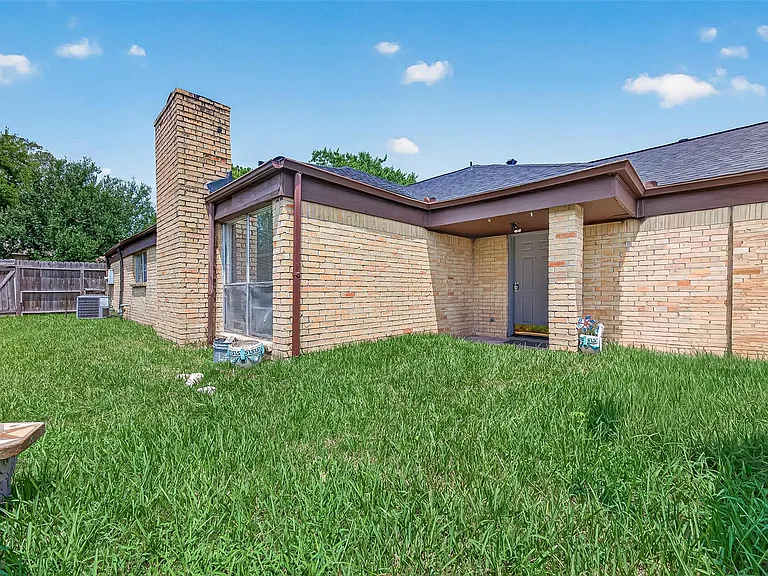 2523 Creekway Cir — Photo 5