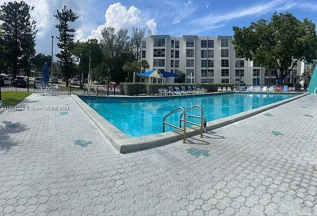 Avila Condo — Photo 2