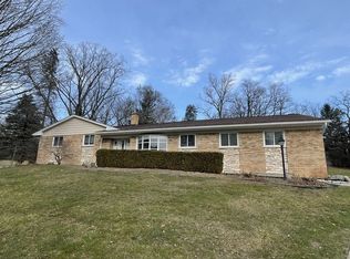 4924 Broomfield Ct, West Bloomfield, MI 48322