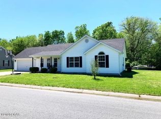 1775 Webbwood Dr, Webb City, MO 64870