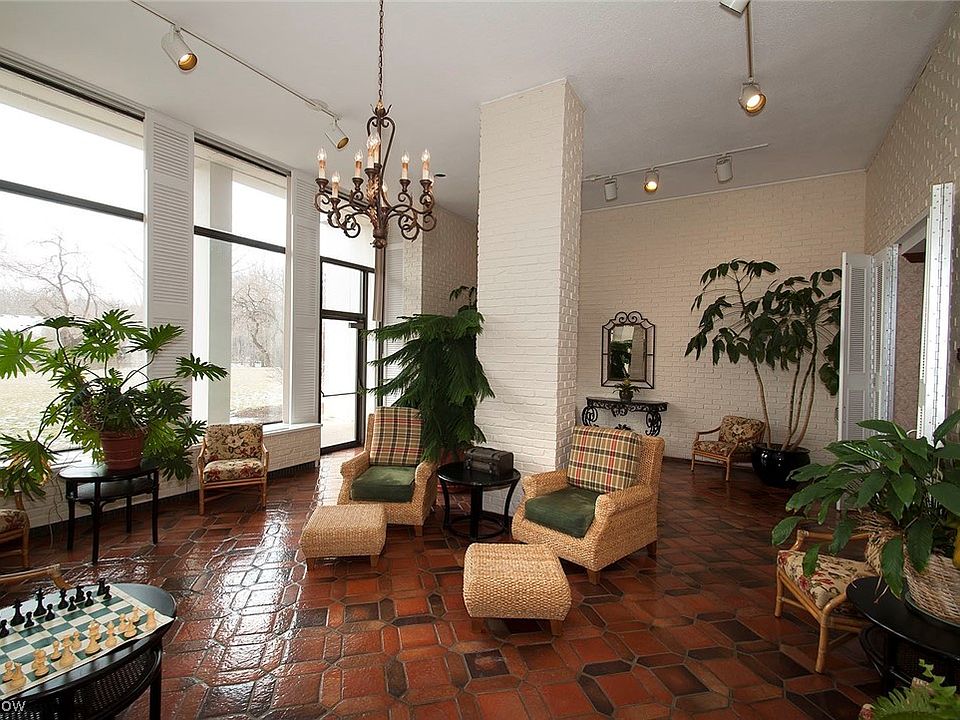 1 Bratenahl Pl Cleveland, OH, 44108 Apartments for Rent Zillow