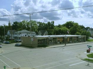 135 E Wisconsin Ave, Appleton, WI 54911