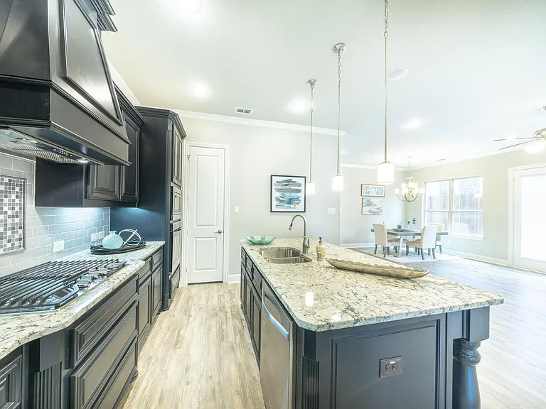 403 Parrino Pkwy — Photo 3