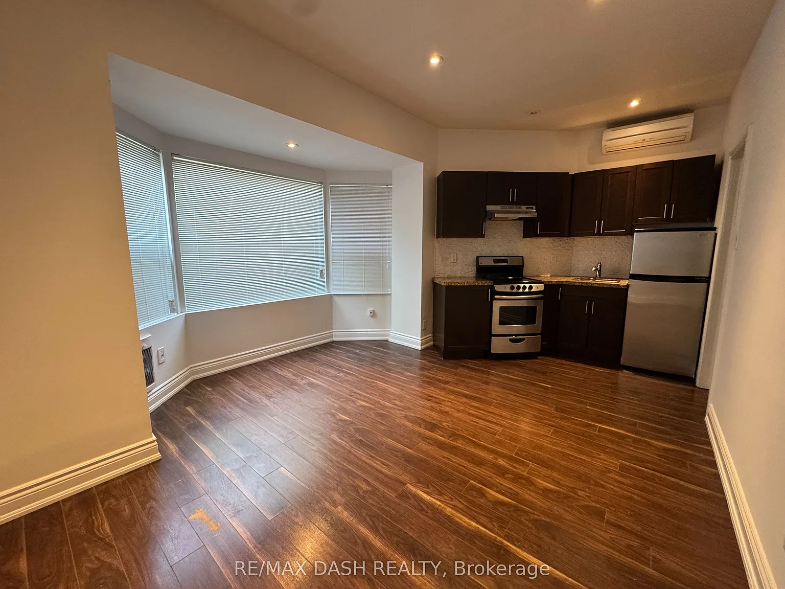 Studio, $1,850 — Photo 3